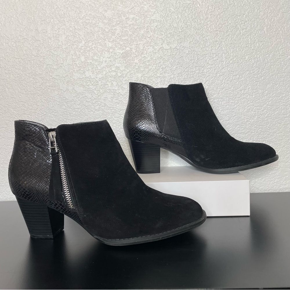 Vionic Black Ankle Boots with Textured Detail